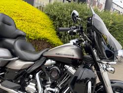 2016 HARLEY-DAVIDSON FLHTK ULTRA LIMITED Black
