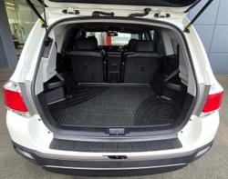 2013 Toyota Kluger