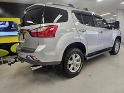 2016 Isuzu MU-X LS-T