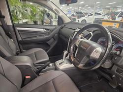 2016 Isuzu MU-X LS-T