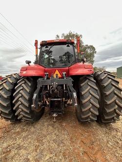 2007 Case Magnum 305 Powershift Red
