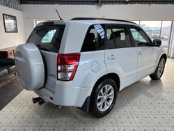 2014 Suzuki Grand Vitara JB 4X4 Dual Range White Pearl