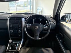 2014 Suzuki Grand Vitara JB 4X4 Dual Range White Pearl
