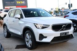 2022 Volvo XC40 Ultimate B4 Bright