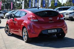 2013 Hyundai Veloster +
