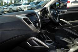 2013 Hyundai Veloster +