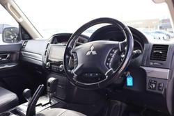 2017 Mitsubishi Pajero GLS