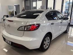 2011 Mazda 3 Neo