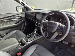 2025 Isuzu MU-X LS-T