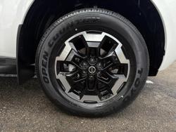 2025 Nissan Navara ST-X