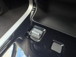 2025 Nissan Navara ST-X