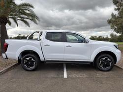 2025 Nissan Navara ST-X