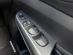 2025 Nissan Navara ST-X