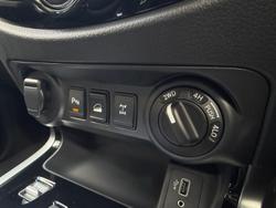 2025 Nissan Navara ST-X