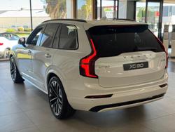 2025 Volvo XC90 Ultra B5 Dark