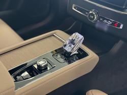 2025 Volvo XC90 Ultra B5 Dark