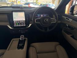 2025 Volvo XC90 Ultra B5 Dark