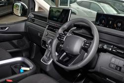2026 Hyundai STARIA LOAD