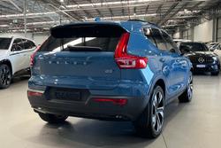 2023 Volvo XC40 Ultimate B5 Dark