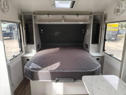2025 JB Caravans Dirt Road Extreme 22' Family Triple Bunk