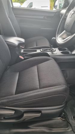 2022 Toyota Hilux SR