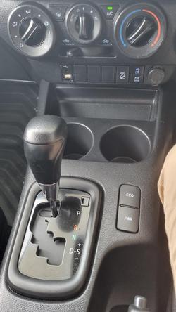 2022 Toyota Hilux SR