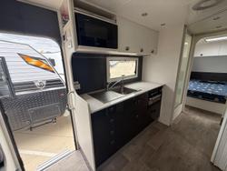 2019 New Age Caravans Big Red Br22cl