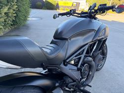 2016 DUCATI DIAVEL CARBON Black