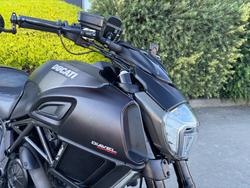2016 DUCATI DIAVEL CARBON Black
