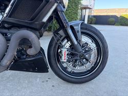 2016 DUCATI DIAVEL CARBON Black