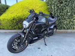 2016 DUCATI DIAVEL CARBON Black