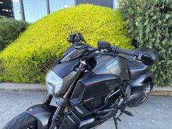2016 DUCATI DIAVEL CARBON Black