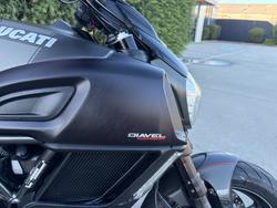 2016 DUCATI DIAVEL CARBON Black