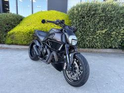 2016 DUCATI DIAVEL CARBON Black