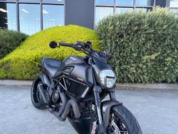 2016 DUCATI DIAVEL CARBON Black