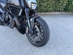 2016 DUCATI DIAVEL CARBON Black