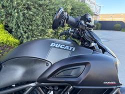 2016 DUCATI DIAVEL CARBON Black