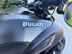 2016 DUCATI DIAVEL CARBON Black