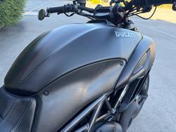 2016 DUCATI DIAVEL CARBON Black