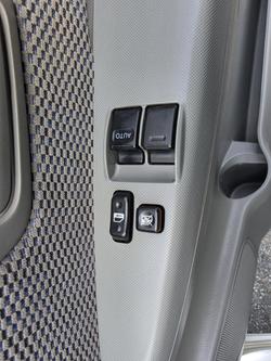 2007 Toyota Hilux SR GGN15R MY07 4x2 Sterling Silver