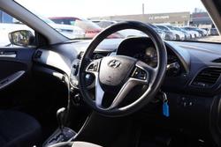 2014 Hyundai Accent Active