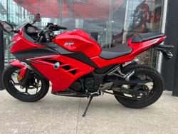 2016 Kawasaki NINJA 300 ABS RED
