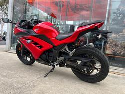2016 Kawasaki NINJA 300 ABS RED