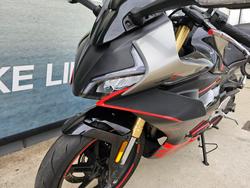 2023 CFMOTO 450 SR ABS Black