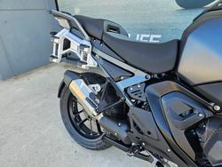 2025 BMW Motorrad R 1300 GS ADVENTURE OPTION 719 Green