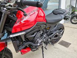2022 DUCATI MONSTER Red