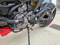 2022 DUCATI MONSTER Red