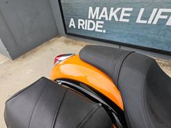 2022 Kawasaki VULCAN 900 (VN900) CLASSIC Orange