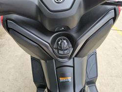 2025 Yamaha XMAX 300 (CZD300A) Orange