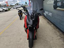 2025 Yamaha XMAX 300 (CZD300A) Orange